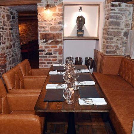 Alfred Russel Wallace Restaurant With Rooms Аск Екстер'єр фото
