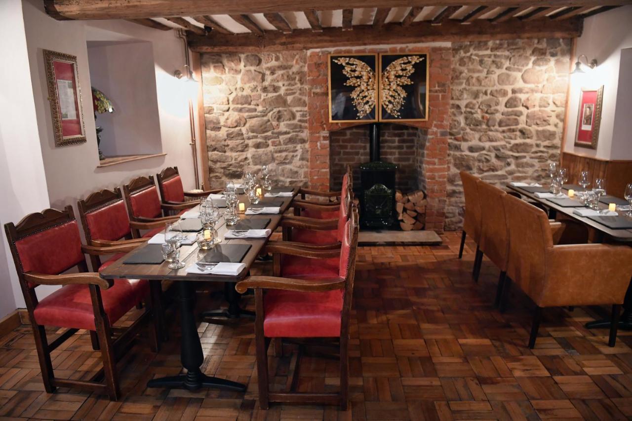 Alfred Russel Wallace Restaurant With Rooms Аск Екстер'єр фото