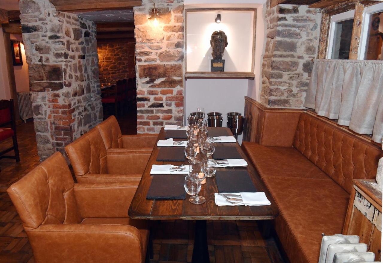 Alfred Russel Wallace Restaurant With Rooms Аск Екстер'єр фото